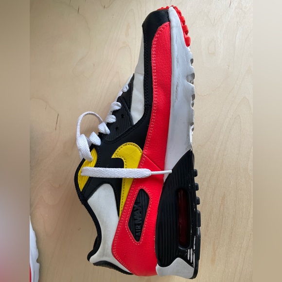 Nike Air Max sneakers. - Picture 3 of 6